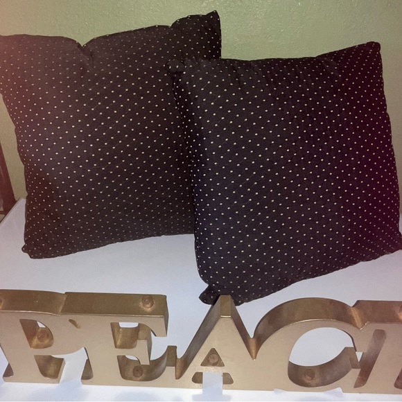 B.Step throw pillows, sofa or bed decorative pillows, brand new! - Picture 4 of 5